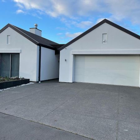 Stunning Park Side Holiday Home Christchurch Eksteriør billede